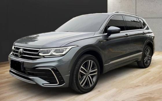VOLKSWAGEN TIGUAN 2.0 300 TSI GASOLINA ALLSPACE R-LINE AUTOMÁTICO VOLKSWAGEN TIGUAN 2.0 300 TSI GASOLINA ALLSPACE R-LINE AUTOMÁTICO